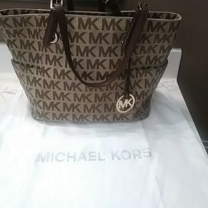 Micheal Kors Purse